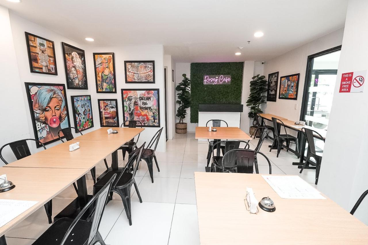 Cabanatuan City Rosey Hotel מראה חיצוני תמונה