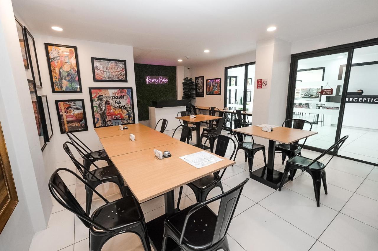 Cabanatuan City Rosey Hotel מראה חיצוני תמונה