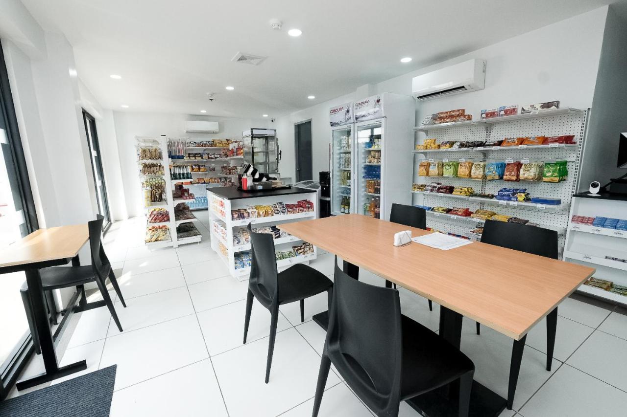 Cabanatuan City Rosey Hotel מראה חיצוני תמונה