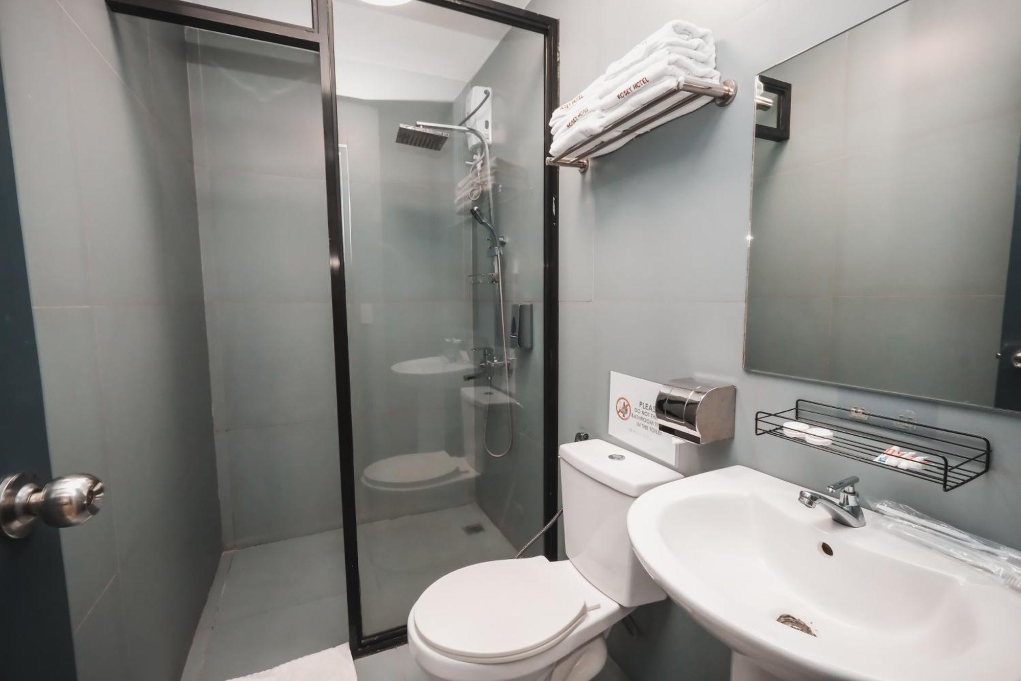 Cabanatuan City Rosey Hotel מראה חיצוני תמונה